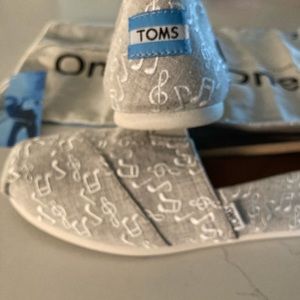 TOMS canvas flats, music design
